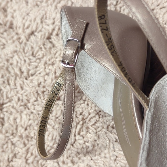 le Saunda Heels - Picture 9 of 10